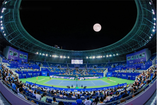 绿茵场上完 绿茵场上完