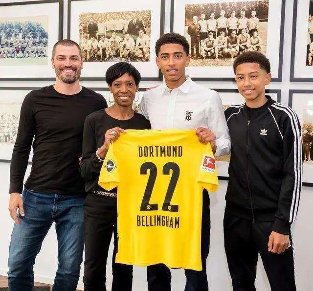 己的首秀 己的首秀